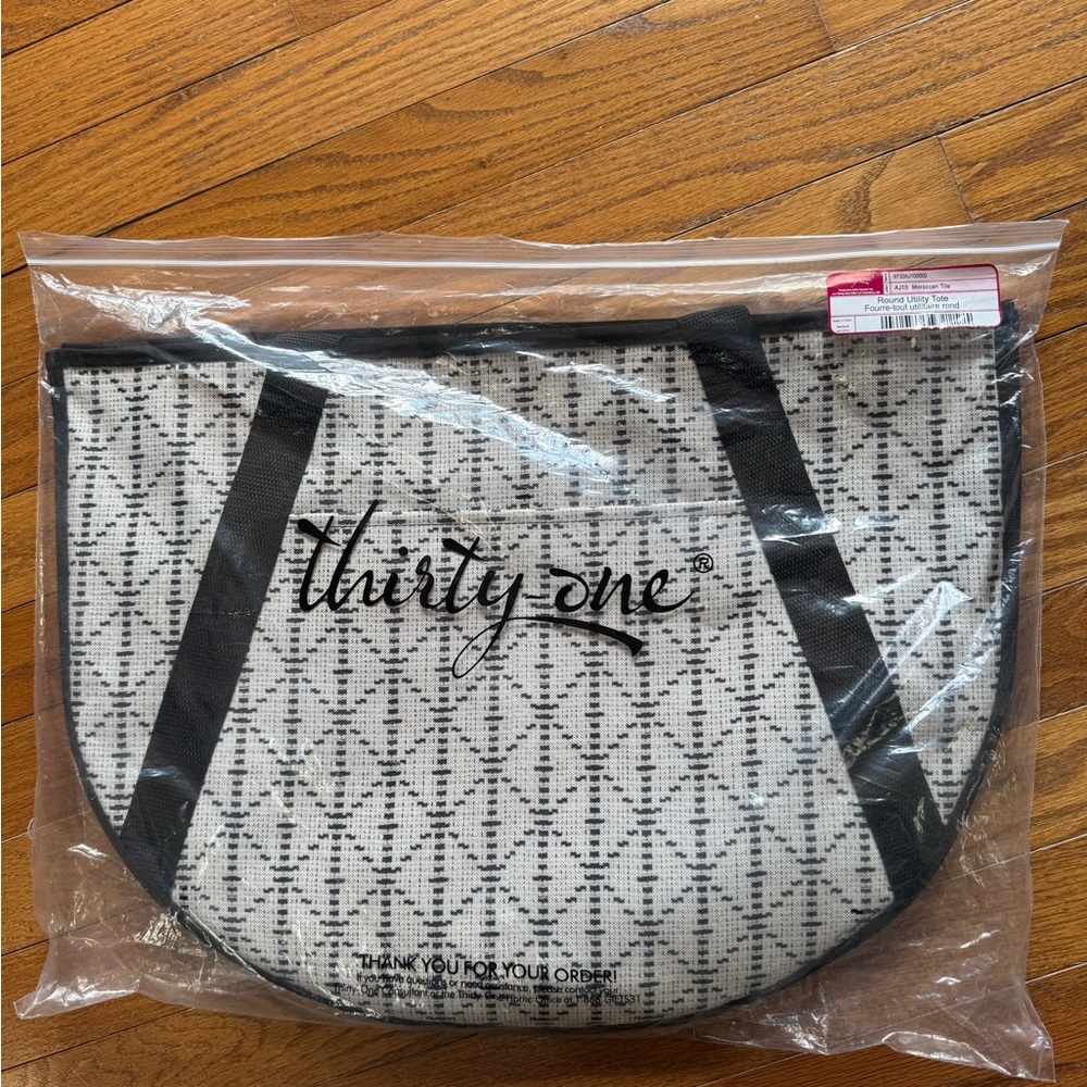 Thirty-one Round Utility tote
Brand new, never out of package